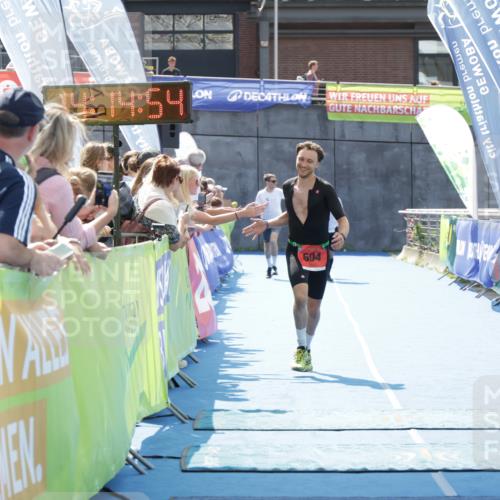 10.08.2025 - GEWOBA Citytriathlon Bremen H.Heesch http://msf.ph/oto/8555017 10.08.2025 14:14:58 Ziel 604, 1029 meine-sportfotos.de