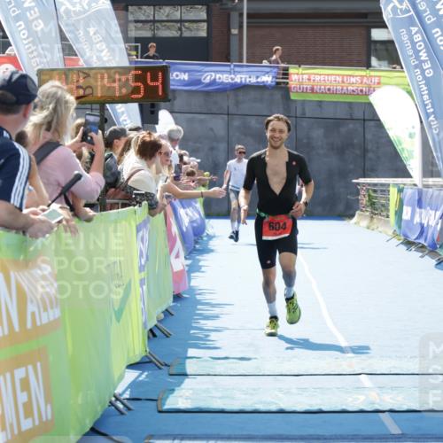 10.08.2025 - GEWOBA Citytriathlon Bremen H.Heesch http://msf.ph/oto/8555020 10.08.2025 14:14:58 Ziel 604, 1029 meine-sportfotos.de