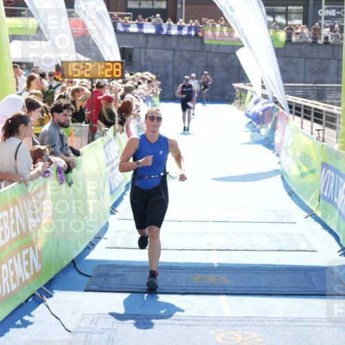 10.08.2025 - GEWOBA Citytriathlon Bremen H.Heesch http://msf.ph/oto/8555021 10.08.2025 15:21:32 Ziel 242, 289, 484 meine-sportfotos.de