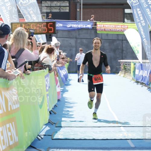 10.08.2025 - GEWOBA Citytriathlon Bremen H.Heesch http://msf.ph/oto/8555023 10.08.2025 14:14:58 Ziel 604, 1029 meine-sportfotos.de