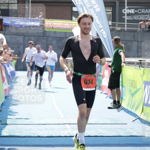 10.08.2025 - GEWOBA Citytriathlon Bremen H.Heesch http://msf.ph/oto/8555038 10.08.2025 14:15:00 Ziel 604, 1029 meine-sportfotos.de