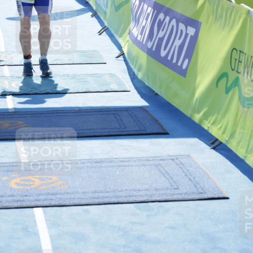 10.08.2025 - GEWOBA Citytriathlon Bremen H.Heesch http://msf.ph/oto/8555039 10.08.2025 15:21:39 Ziel 253, 484, 865 meine-sportfotos.de