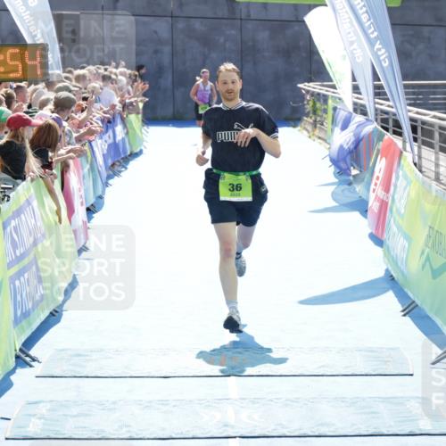 10.08.2025 - GEWOBA Citytriathlon Bremen H.Heesch http://msf.ph/oto/8555048 10.08.2025 15:21:57 Ziel 36 meine-sportfotos.de