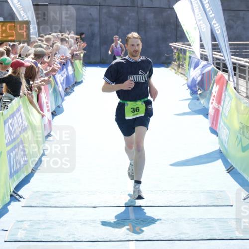 10.08.2025 - GEWOBA Citytriathlon Bremen H.Heesch http://msf.ph/oto/8555051 10.08.2025 15:21:58 Ziel 36 meine-sportfotos.de