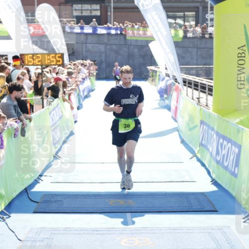 10.08.2025 - GEWOBA Citytriathlon Bremen H.Heesch http://msf.ph/oto/8555057 10.08.2025 15:21:58 Ziel 36 meine-sportfotos.de