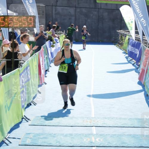 10.08.2025 - GEWOBA Citytriathlon Bremen H.Heesch http://msf.ph/oto/8555089 10.08.2025 15:56:03 Ziel 413 meine-sportfotos.de