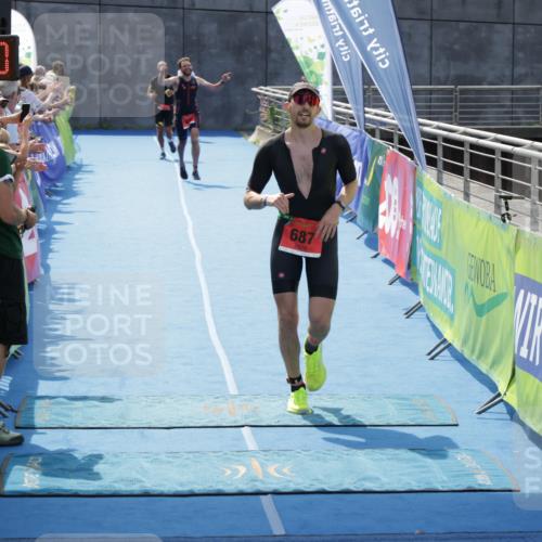 10.08.2025 - GEWOBA Citytriathlon Bremen H.Heesch http://msf.ph/oto/8555130 10.08.2025 14:15:54 Ziel 687 meine-sportfotos.de