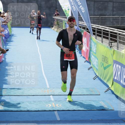 10.08.2025 - GEWOBA Citytriathlon Bremen H.Heesch http://msf.ph/oto/8555133 10.08.2025 14:15:54 Ziel 687 meine-sportfotos.de