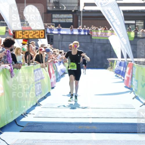 10.08.2025 - GEWOBA Citytriathlon Bremen H.Heesch http://msf.ph/oto/8555147 10.08.2025 15:22:32 Ziel 124, 462 meine-sportfotos.de