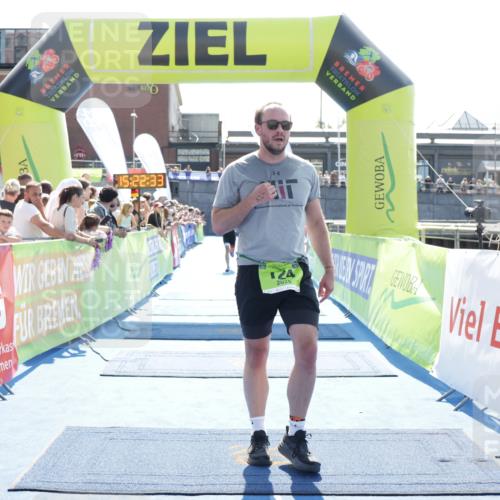 10.08.2025 - GEWOBA Citytriathlon Bremen H.Heesch http://msf.ph/oto/8555184 10.08.2025 15:22:37 Ziel 52, 124, 462, 480 meine-sportfotos.de