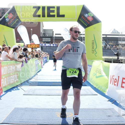 10.08.2025 - GEWOBA Citytriathlon Bremen H.Heesch http://msf.ph/oto/8555187 10.08.2025 15:22:38 Ziel 52, 124, 462, 480 meine-sportfotos.de