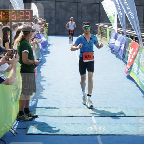 10.08.2025 - GEWOBA Citytriathlon Bremen H.Heesch http://msf.ph/oto/8555191 10.08.2025 14:16:27 Ziel 635 meine-sportfotos.de