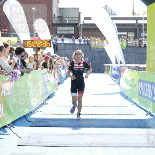 10.08.2025 - GEWOBA Citytriathlon Bremen H.Heesch http://msf.ph/oto/8555200 10.08.2025 15:22:40 Ziel 52, 124, 246, 462, 480 meine-sportfotos.de