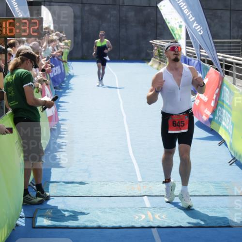 10.08.2025 - GEWOBA Citytriathlon Bremen H.Heesch http://msf.ph/oto/8555210 10.08.2025 14:16:35 Ziel 635, 645, 770 meine-sportfotos.de