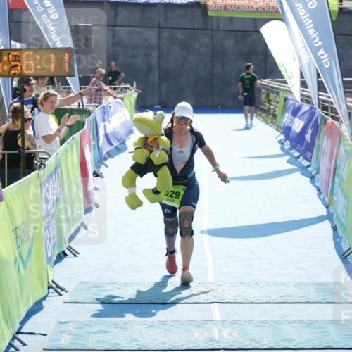 10.08.2025 - GEWOBA Citytriathlon Bremen H.Heesch http://msf.ph/oto/8555224 10.08.2025 15:56:16 Ziel 529 meine-sportfotos.de