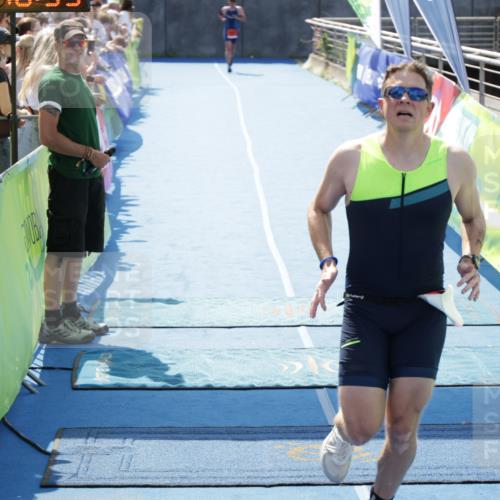 10.08.2025 - GEWOBA Citytriathlon Bremen H.Heesch http://msf.ph/oto/8555232 10.08.2025 14:16:42 Ziel 645, 770 meine-sportfotos.de