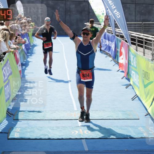 10.08.2025 - GEWOBA Citytriathlon Bremen H.Heesch http://msf.ph/oto/8555239 10.08.2025 14:16:52 Ziel 582, 804 meine-sportfotos.de