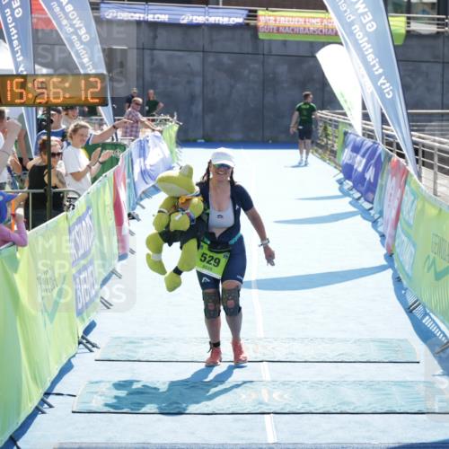 10.08.2025 - GEWOBA Citytriathlon Bremen H.Heesch http://msf.ph/oto/8555246 10.08.2025 15:56:16 Ziel 529 meine-sportfotos.de