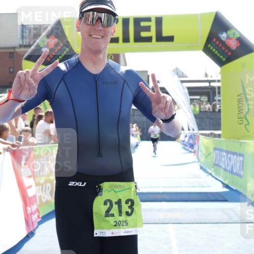 10.08.2025 - GEWOBA Citytriathlon Bremen H.Heesch http://msf.ph/oto/8555271 10.08.2025 15:22:52 Ziel 108, 213, 246 meine-sportfotos.de