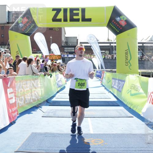 10.08.2025 - GEWOBA Citytriathlon Bremen H.Heesch http://msf.ph/oto/8555283 10.08.2025 15:22:58 Ziel 63, 108, 213 meine-sportfotos.de