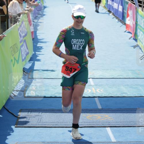 10.08.2025 - GEWOBA Citytriathlon Bremen H.Heesch http://msf.ph/oto/8555285 10.08.2025 14:17:00 Ziel 582, 804, 947 meine-sportfotos.de