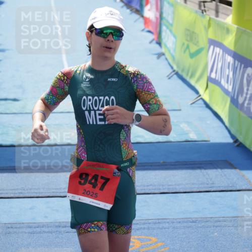 10.08.2025 - GEWOBA Citytriathlon Bremen H.Heesch http://msf.ph/oto/8555289 10.08.2025 14:17:01 Ziel 582, 947 meine-sportfotos.de