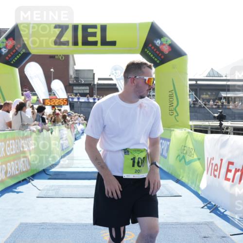 10.08.2025 - GEWOBA Citytriathlon Bremen H.Heesch http://msf.ph/oto/8555293 10.08.2025 15:22:59 Ziel 63, 108 meine-sportfotos.de