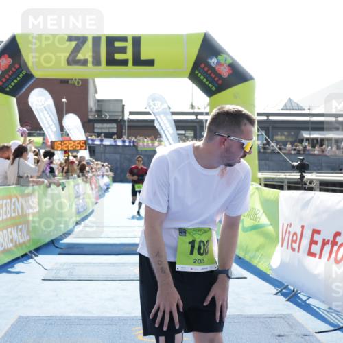 10.08.2025 - GEWOBA Citytriathlon Bremen H.Heesch http://msf.ph/oto/8555296 10.08.2025 15:22:59 Ziel 63, 108 meine-sportfotos.de