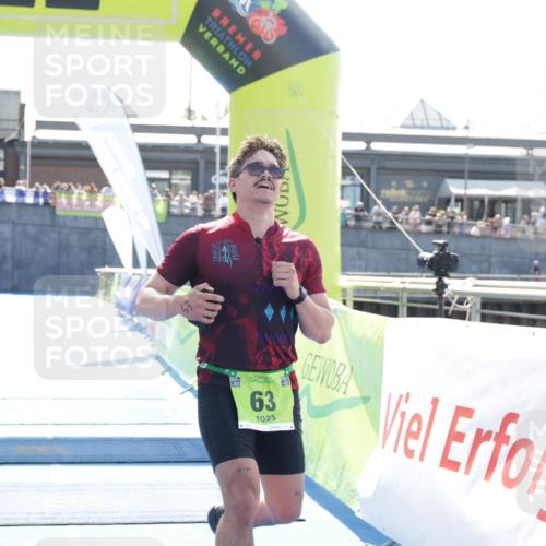 10.08.2025 - GEWOBA Citytriathlon Bremen H.Heesch http://msf.ph/oto/8555313 10.08.2025 15:23:02 Ziel 63, 108 meine-sportfotos.de