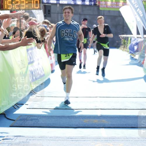 10.08.2025 - GEWOBA Citytriathlon Bremen H.Heesch http://msf.ph/oto/8555325 10.08.2025 15:23:14 Ziel 24, 100, 211 meine-sportfotos.de