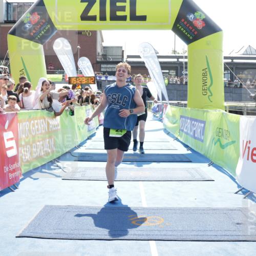 10.08.2025 - GEWOBA Citytriathlon Bremen H.Heesch http://msf.ph/oto/8555338 10.08.2025 15:23:16 Ziel 24, 100, 162, 211 meine-sportfotos.de