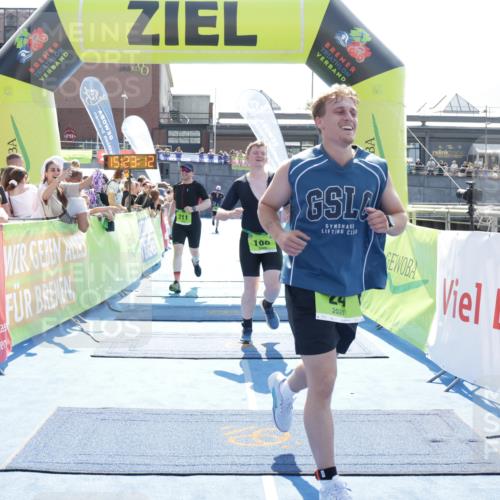 10.08.2025 - GEWOBA Citytriathlon Bremen H.Heesch http://msf.ph/oto/8555344 10.08.2025 15:23:16 Ziel 24, 100, 162, 211 meine-sportfotos.de