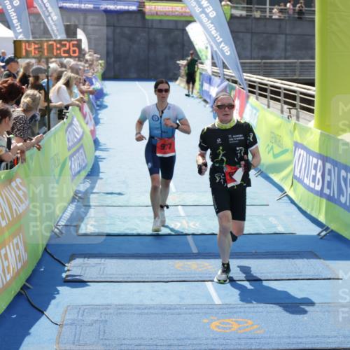 10.08.2025 - GEWOBA Citytriathlon Bremen H.Heesch http://msf.ph/oto/8555352 10.08.2025 14:17:30 Ziel 892, 977 meine-sportfotos.de