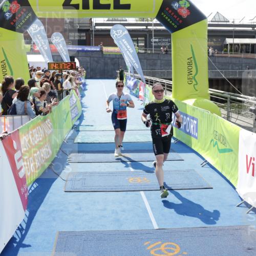 10.08.2025 - GEWOBA Citytriathlon Bremen H.Heesch http://msf.ph/oto/8555360 10.08.2025 14:17:31 Ziel 892, 977 meine-sportfotos.de