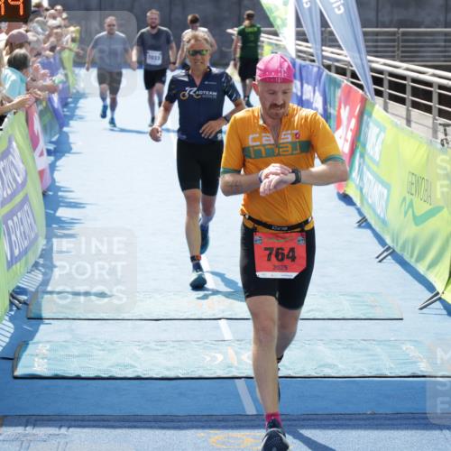 10.08.2025 - GEWOBA Citytriathlon Bremen H.Heesch http://msf.ph/oto/8555381 10.08.2025 14:17:47 Ziel 666, 764, 900, 1033 meine-sportfotos.de
