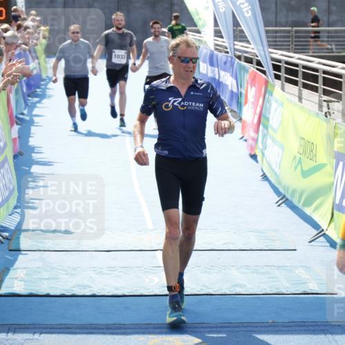 10.08.2025 - GEWOBA Citytriathlon Bremen H.Heesch http://msf.ph/oto/8555384 10.08.2025 14:17:49 Ziel 666, 764, 900, 1033 meine-sportfotos.de