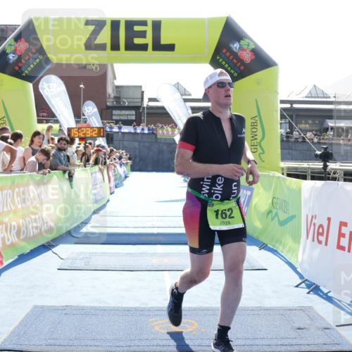 10.08.2025 - GEWOBA Citytriathlon Bremen H.Heesch http://msf.ph/oto/8555386 10.08.2025 15:23:25 Ziel 162 meine-sportfotos.de
