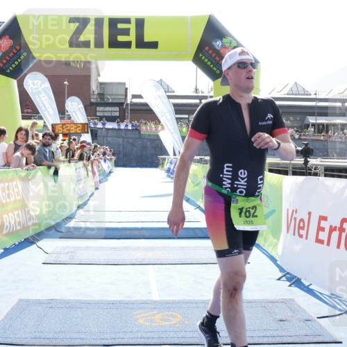 10.08.2025 - GEWOBA Citytriathlon Bremen H.Heesch http://msf.ph/oto/8555389 10.08.2025 15:23:25 Ziel 162 meine-sportfotos.de