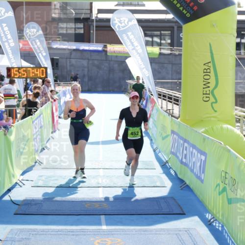 10.08.2025 - GEWOBA Citytriathlon Bremen H.Heesch http://msf.ph/oto/8555392 10.08.2025 15:57:44 Ziel 452, 454 meine-sportfotos.de