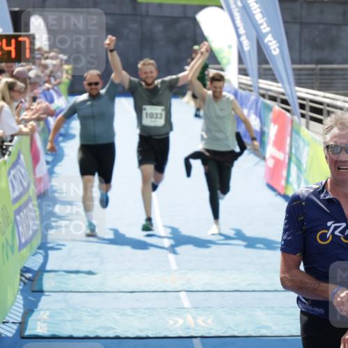 10.08.2025 - GEWOBA Citytriathlon Bremen H.Heesch http://msf.ph/oto/8555394 10.08.2025 14:17:50 Ziel 666, 764, 900, 1033 meine-sportfotos.de