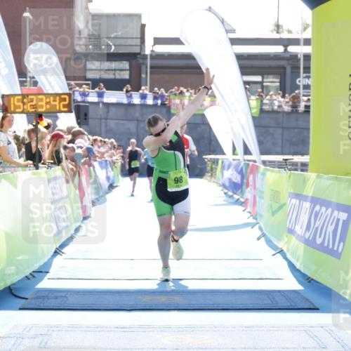10.08.2025 - GEWOBA Citytriathlon Bremen H.Heesch http://msf.ph/oto/8555399 10.08.2025 15:23:46 Ziel 98, 209, 363, 372 meine-sportfotos.de
