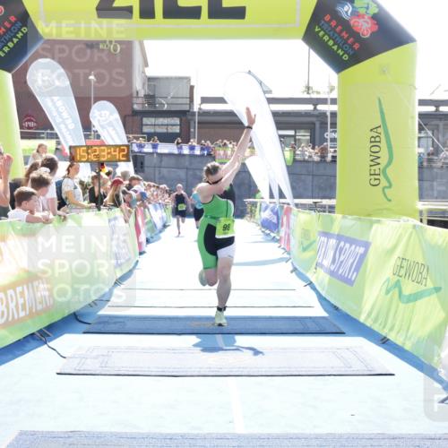 10.08.2025 - GEWOBA Citytriathlon Bremen H.Heesch http://msf.ph/oto/8555402 10.08.2025 15:23:46 Ziel 98, 209, 363, 372 meine-sportfotos.de