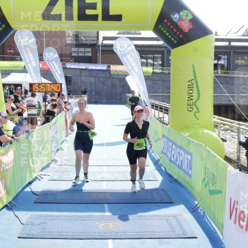 10.08.2025 - GEWOBA Citytriathlon Bremen H.Heesch http://msf.ph/oto/8555408 10.08.2025 15:57:45 Ziel 452, 454 meine-sportfotos.de