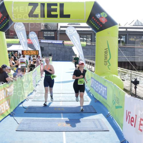 10.08.2025 - GEWOBA Citytriathlon Bremen H.Heesch http://msf.ph/oto/8555414 10.08.2025 15:57:45 Ziel 452, 454 meine-sportfotos.de
