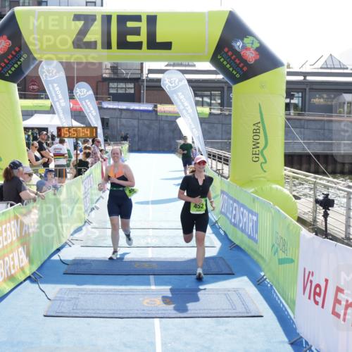 10.08.2025 - GEWOBA Citytriathlon Bremen H.Heesch http://msf.ph/oto/8555416 10.08.2025 15:57:45 Ziel 452, 454 meine-sportfotos.de
