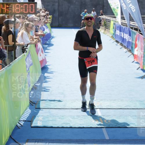10.08.2025 - GEWOBA Citytriathlon Bremen H.Heesch http://msf.ph/oto/8555426 10.08.2025 14:18:04 Ziel 759 meine-sportfotos.de