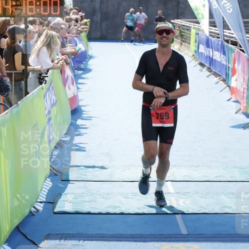 10.08.2025 - GEWOBA Citytriathlon Bremen H.Heesch http://msf.ph/oto/8555429 10.08.2025 14:18:04 Ziel 759 meine-sportfotos.de