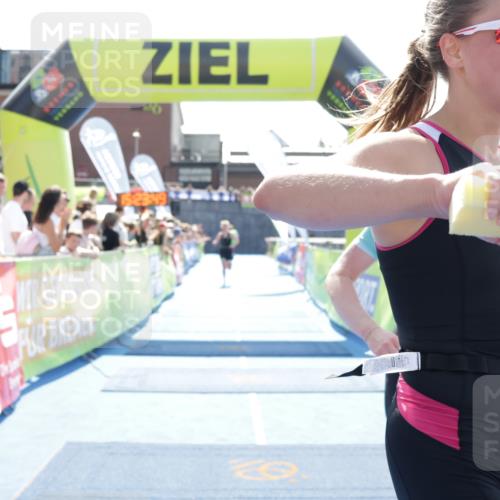 10.08.2025 - GEWOBA Citytriathlon Bremen H.Heesch http://msf.ph/oto/8555437 10.08.2025 15:23:52 Ziel 209, 360, 363, 372 meine-sportfotos.de