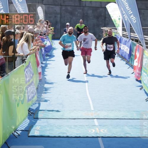 10.08.2025 - GEWOBA Citytriathlon Bremen H.Heesch http://msf.ph/oto/8555440 10.08.2025 14:18:10 Ziel 759, 1039 meine-sportfotos.de