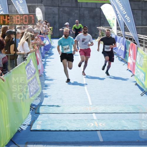 10.08.2025 - GEWOBA Citytriathlon Bremen H.Heesch http://msf.ph/oto/8555443 10.08.2025 14:18:10 Ziel 759, 1039 meine-sportfotos.de